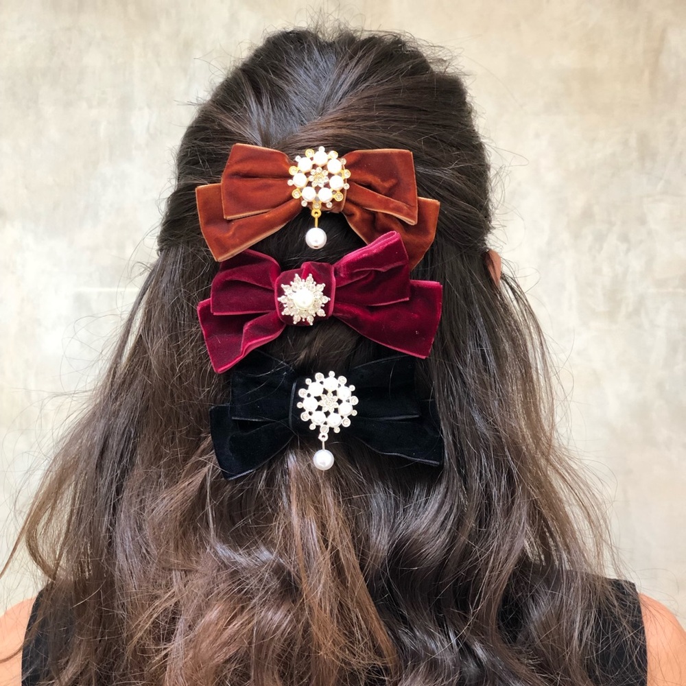 💥HP💥Velvet Bow Tie Barrette